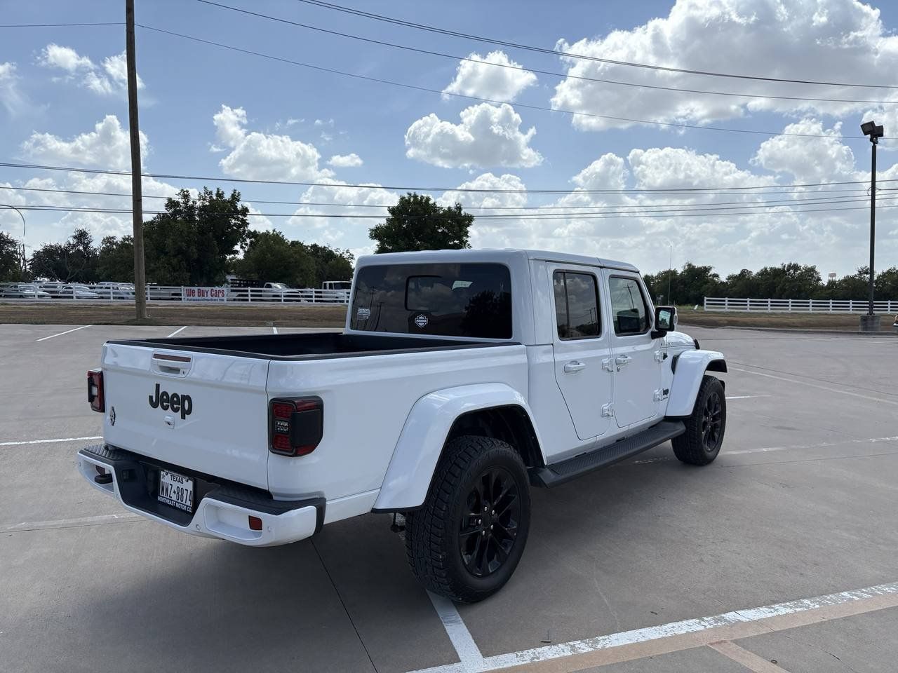 Used 2023 Jeep Gladiator Overland AWD/4WD image 4