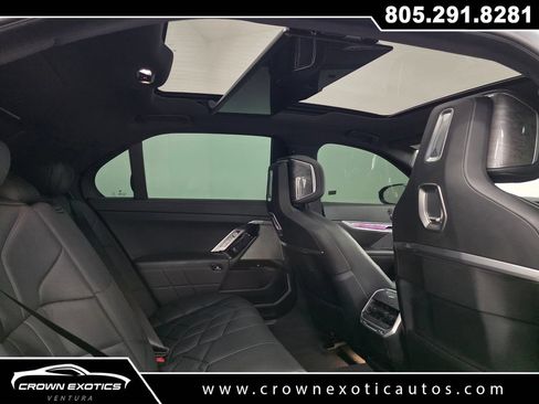 Used 2023 BMW 760i xDrive w/ Executive Package AWD/4WD image 17