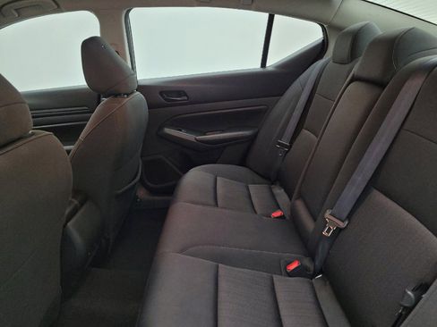 Used 2024 Nissan Altima 2.5 SV image 18