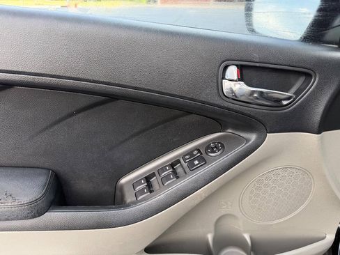 Used 2015 Kia Forte LX w/ Protection Package FWD image 11