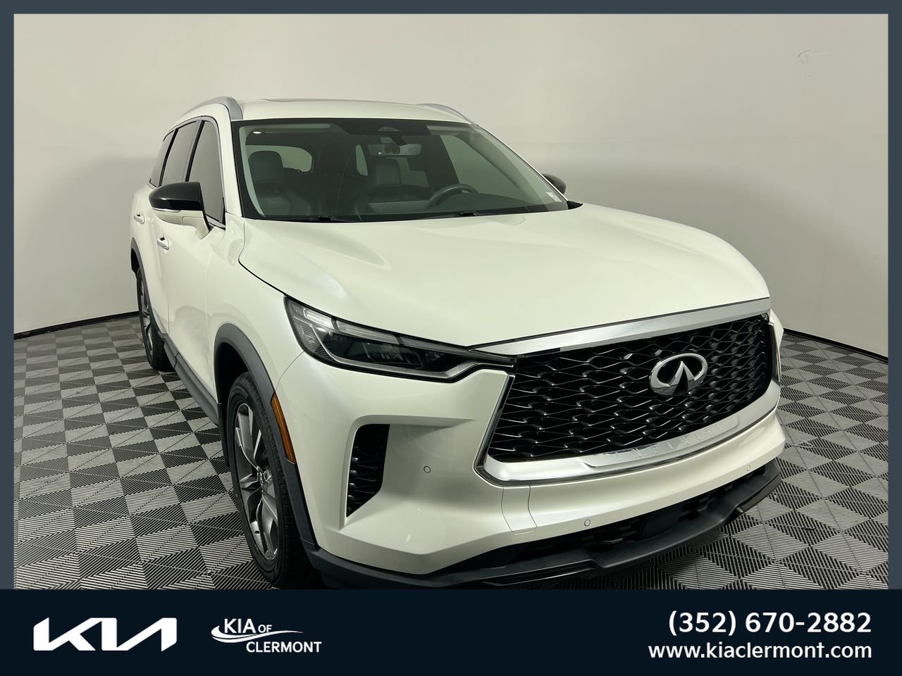 Used 2023 INFINITI QX60 Luxe w/ Cargo Package AWD/4WD image 1