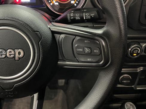 Used 2021 Jeep Wrangler Sport AWD/4WD image 17