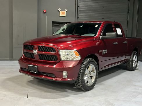 Used 2019 RAM 1500 Express w/ Express Value Package AWD/4WD image 3