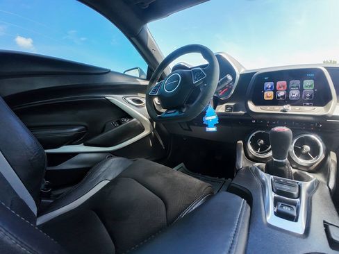 Used 2018 Chevrolet Camaro SS RWD image 20