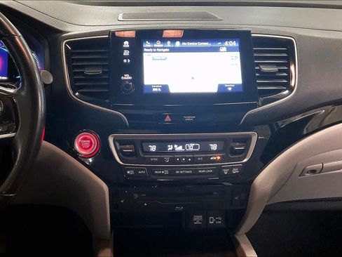 Used 2019 Honda Pilot Touring image 6