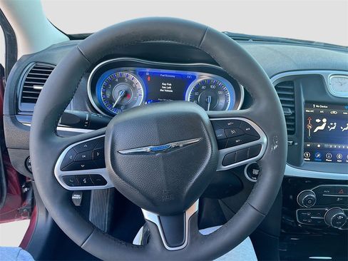 Used 2023 Chrysler 300 Touring w/ Sport Appearance Package image 11