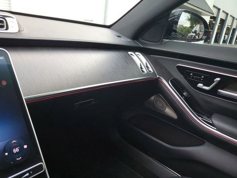 Used 2022 Mercedes-Benz S 500 4MATIC w/ AMG Line Package image 24