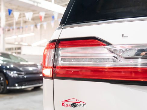 Used 2018 Lincoln Navigator Select w/ Technology Package image 49