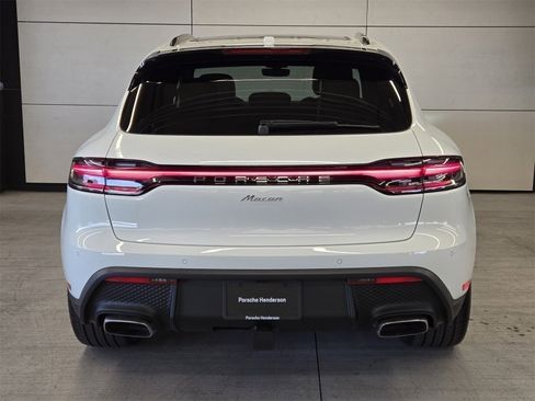 Used 2025 Porsche Macan image 7