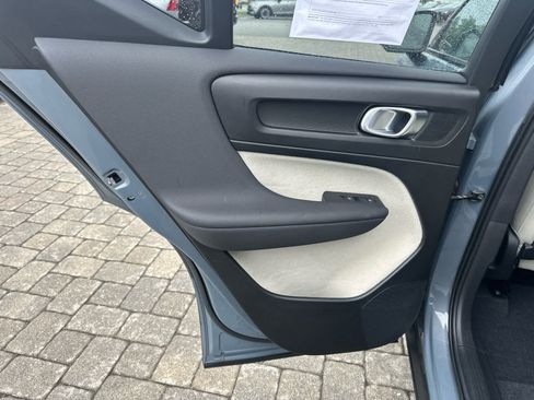 Used 2023 Volvo XC40 B5 Plus w/ Protection Package Premier AWD/4WD image 23