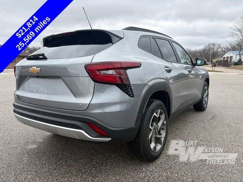 Used 2025 Chevrolet Trax LT image 7