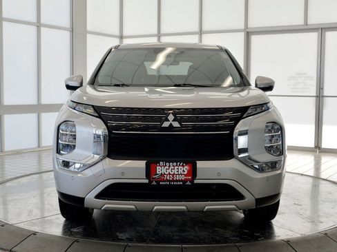 Used 2023 Mitsubishi Outlander SE Black Edition image 3