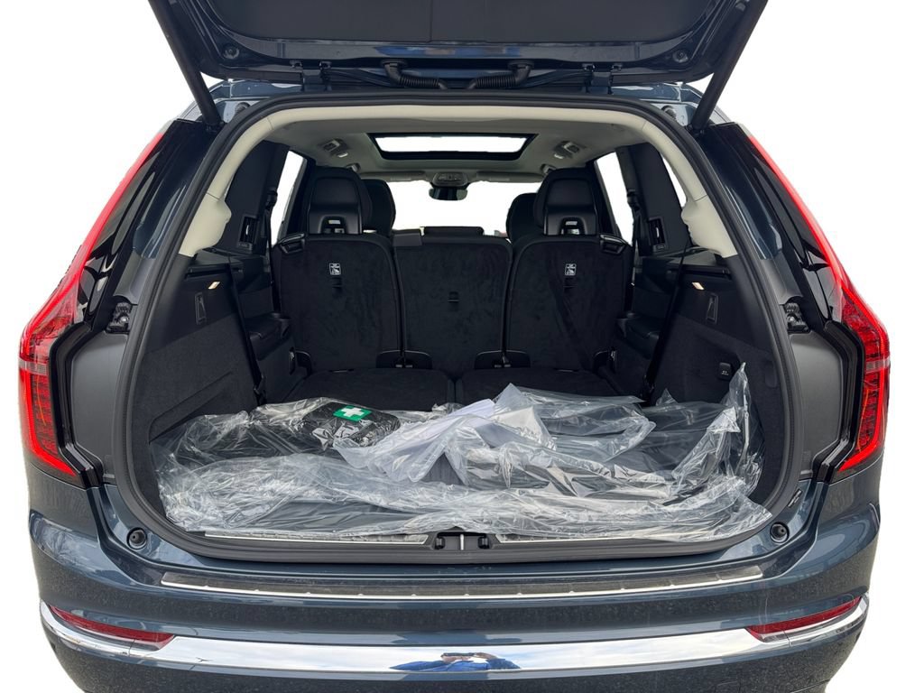 New 2026 Volvo XC90 T8 Plus w/ Protection Package Premier AWD/4WD image 5