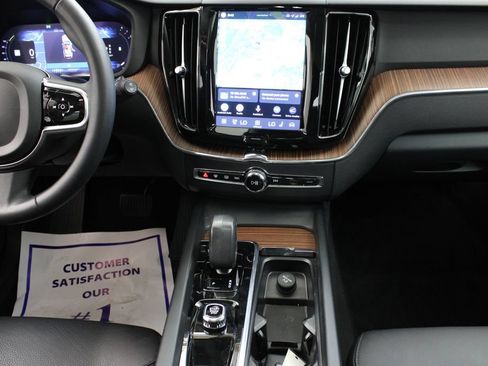 Used 2024 Volvo XC60 B5 Plus w/ Protection Package Premier AWD/4WD image 24