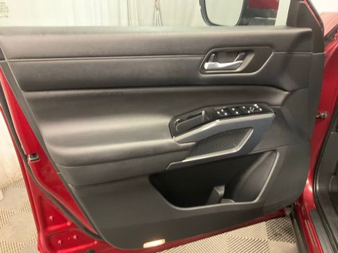 Used 2022 Nissan Pathfinder SL w/ SL Premium Package image 9