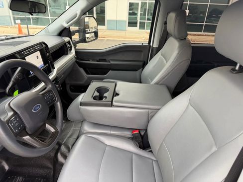 Used 2023 Ford F250 XL w/ 360-Degree Camera Package AWD/4WD image 4