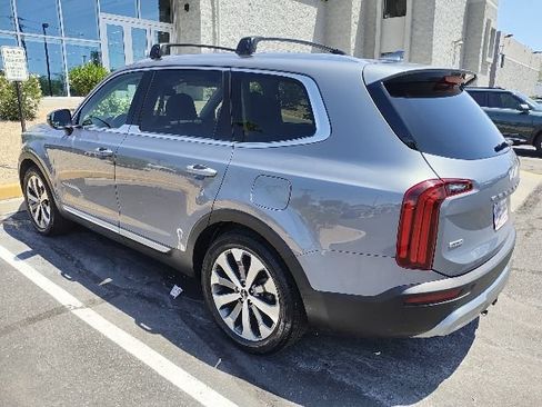 Certified 2022 Kia Telluride EX w/ EX Premium Package AWD/4WD image 13