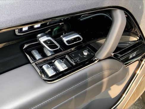 New 2026 Land Rover Range Rover Sport SV image 21