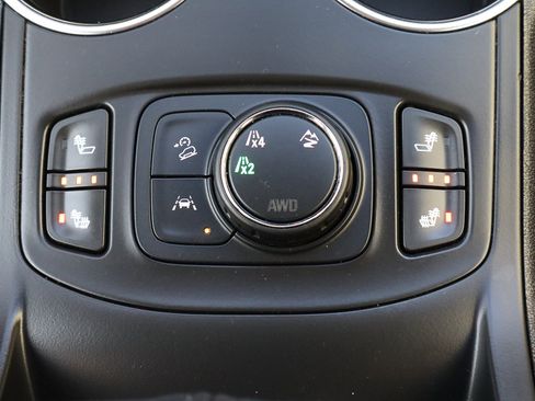 Used 2024 GMC Terrain SLT image 22