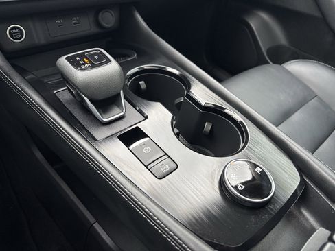 Used 2023 Nissan Rogue SL image 25