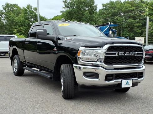 Used 2024 RAM 2500 Tradesman w/ Chrome Appearance Group AWD/4WD image 6