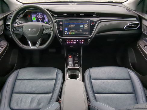 Used 2023 Chevrolet Bolt EUV LT w/ Convenience Package image 13