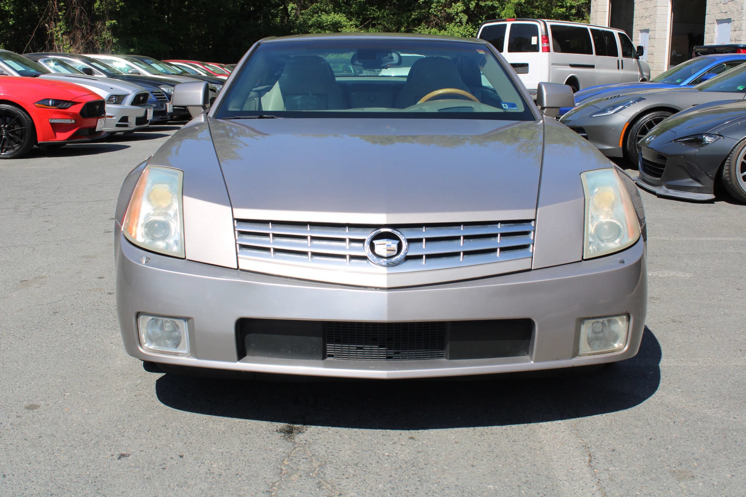 Used 2005 Cadillac XLR RWD image 2