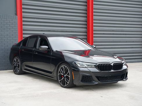 Used 2021 BMW M550i xDrive w/ Executive Package AWD/4WD image 3