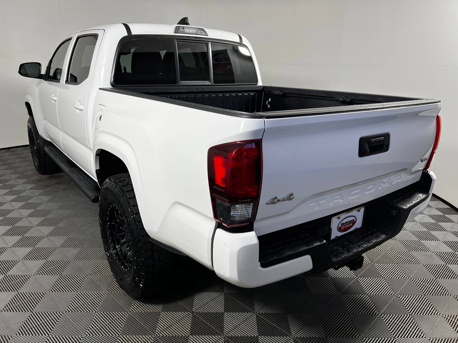 Used 2022 Toyota Tacoma SR AWD/4WD image 7
