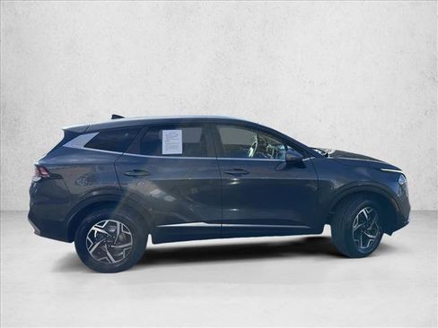 Used 2023 Kia Sportage LX image 6