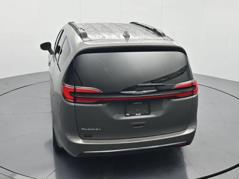 Used 2022 Chrysler Pacifica Touring-L FWD image 33