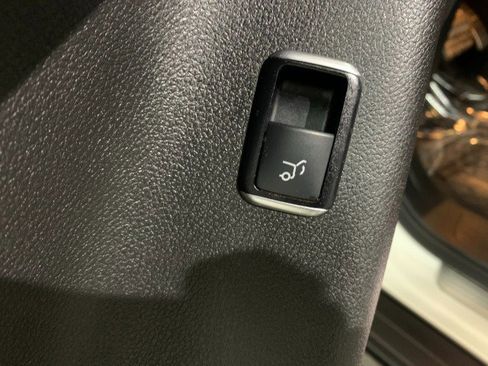 Used 2017 Mercedes-Benz GLE 63 AMG 4MATIC image 31