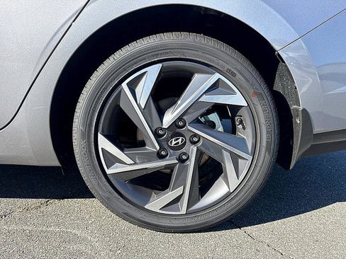 New 2026 Hyundai Elantra Limited image 5