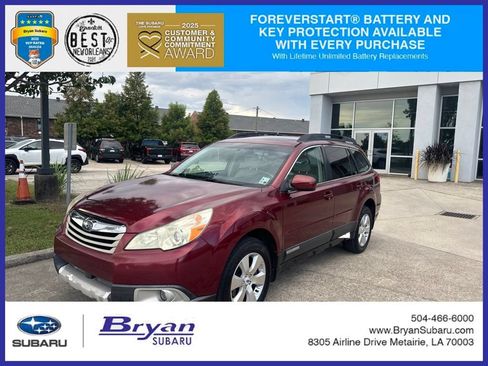Used 2011 Subaru Outback 3.6R Limited w/ PWR Moonroof Pkg AWD/4WD image 3