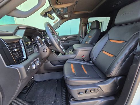 Used 2024 GMC Sierra 1500 AT4 w/ Technology Package image 16