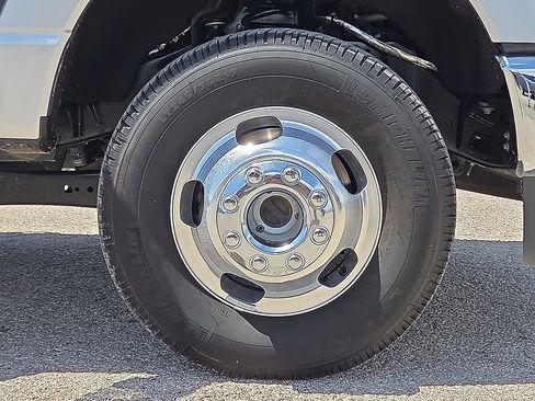 Used 2024 Ford F350 Lariat AWD/4WD image 7