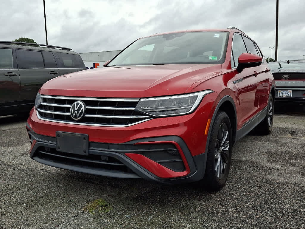 Used 2022 Volkswagen Tiguan SE AWD/4WD image 1