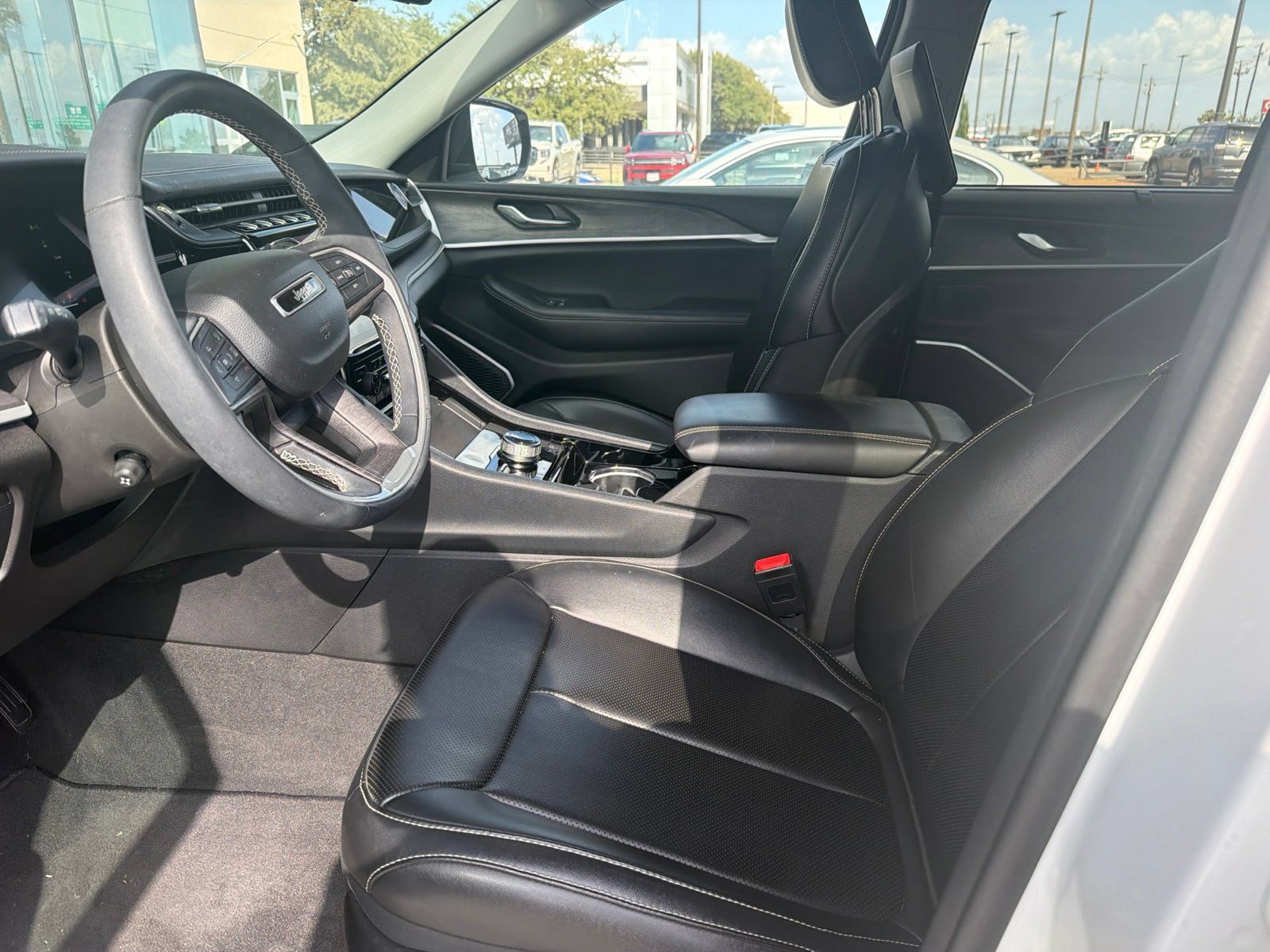 Used 2023 Jeep Grand Cherokee 4WD 4xe w/ Luxury Tech Group II image 12