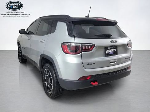 Used 2025 Jeep Compass Trailhawk AWD/4WD image 5