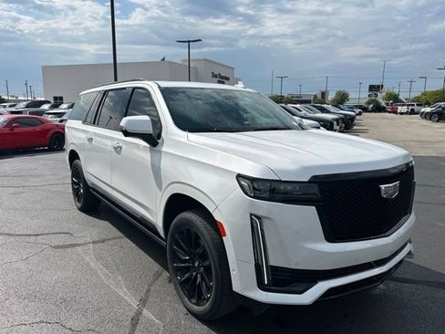 Certified 2023 Cadillac Escalade ESV Sport w/ LPO, ONYX Package AWD/4WD image 4