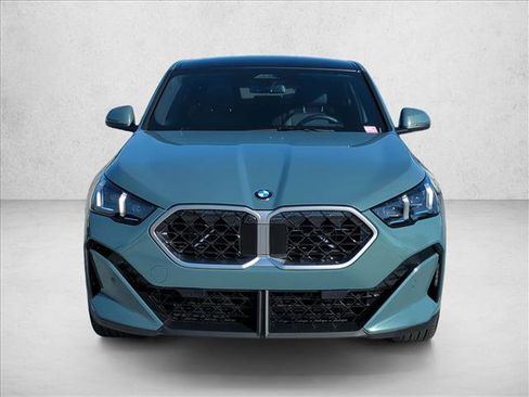 Certified 2025 BMW X2 xDrive28i w/ Technology Package AWD/4WD image 2