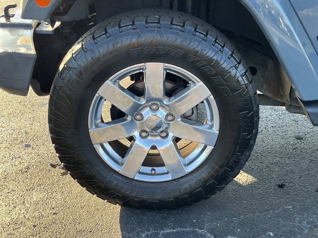 Used 2015 Jeep Wrangler Unlimited Sahara AWD/4WD image 9
