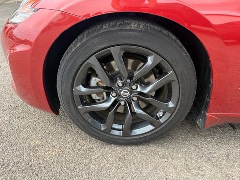 Used 2016 Nissan 370Z Coupe RWD image 12