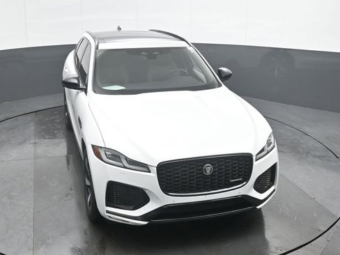 Used 2024 Jaguar F-PACE R-Dynamic S image 40