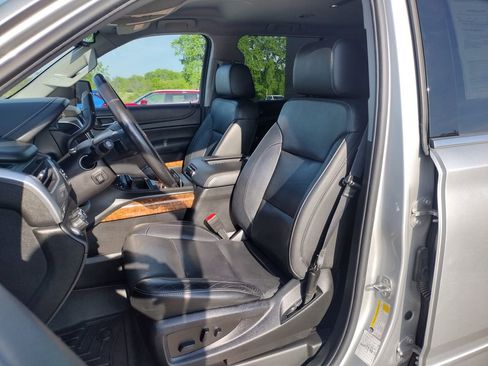 Used 2018 Chevrolet Suburban Premier AWD/4WD image 2