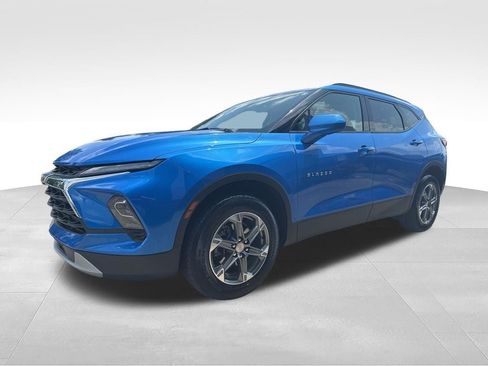 Used 2024 Chevrolet Blazer LT w/ Convenience Package FWD image 5