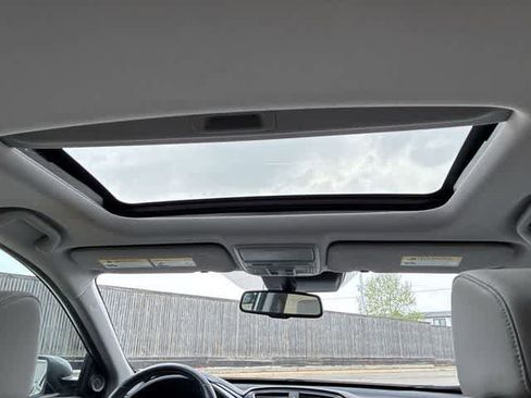 Used 2018 Honda CR-V Touring image 23