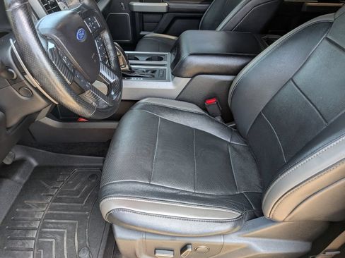 Used 2017 Ford F150 Raptor w/ Equipment Group 802A Luxury AWD/4WD image 8