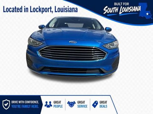 Used 2019 Ford Fusion SE FWD image 2