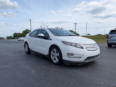 Used 2014 Chevrolet Volt FWD image 4
